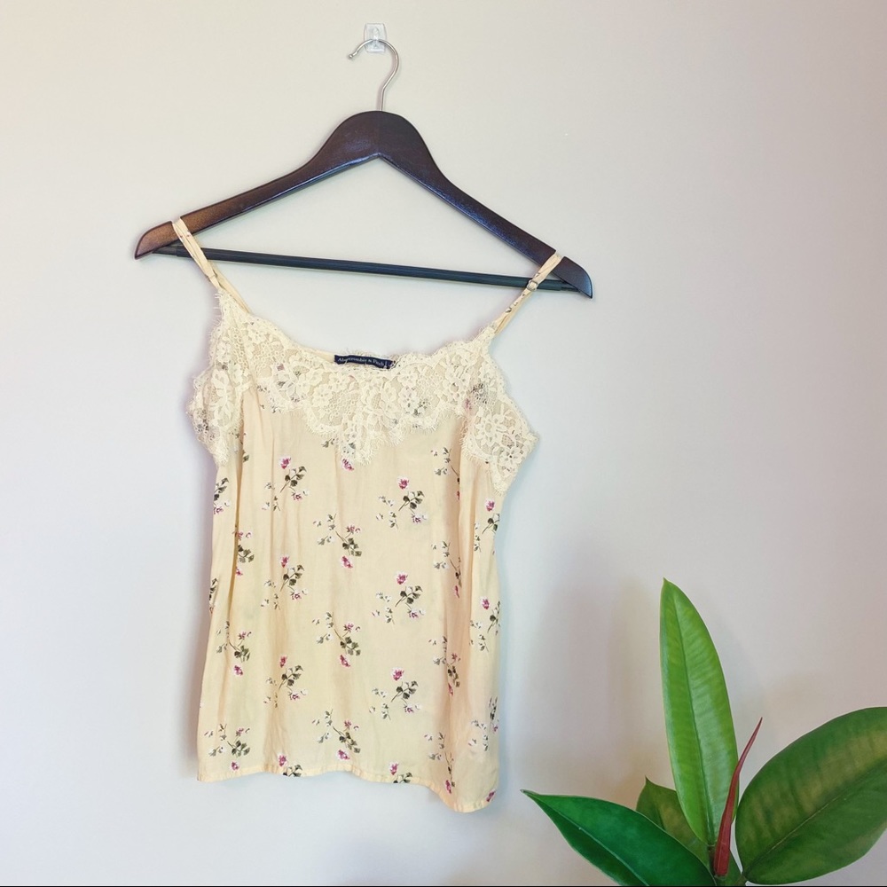 Abercrombie & Fitch lace trim cami